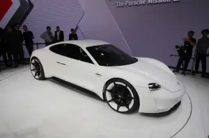 Porsche Mission E - Salone di Francoforte 2015 - 9