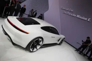 Porsche Mission E - Salone di Francoforte 2015 - 10