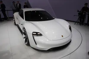 Porsche Mission E - Salone di Francoforte 2015 - 11