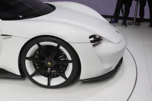 Porsche Mission E - Salone di Francoforte 2015 - 12