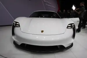 Porsche Mission E - Salone di Francoforte 2015 - 13