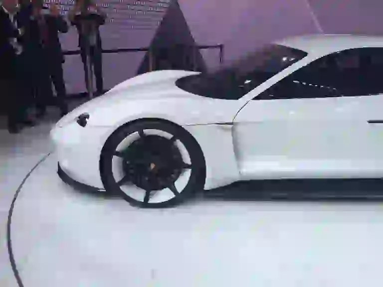 Porsche Mission E - Salone di Francoforte 2015 - 1