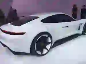 Porsche Mission E - Salone di Francoforte 2015 - 3