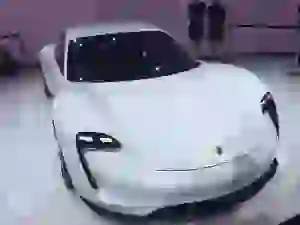 Porsche Mission E - Salone di Francoforte 2015 - 6