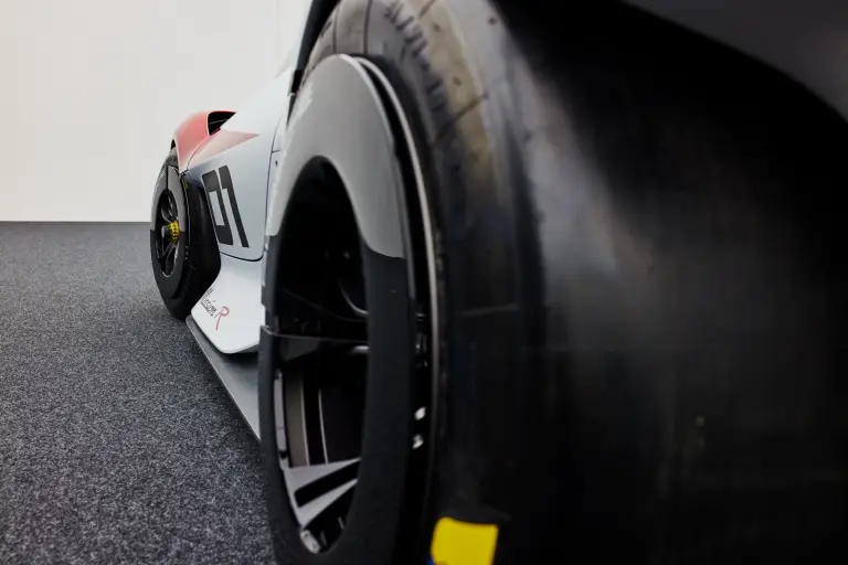Porsche Mission R Concept - 24
