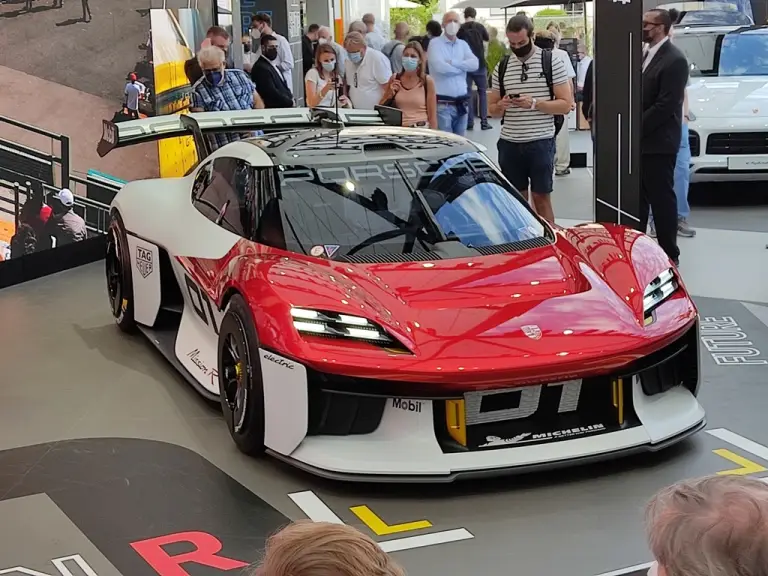 Porsche Mission R - Salone di Monaco 2021 - 11