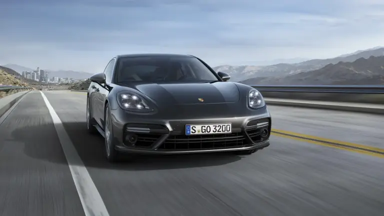 Porsche Panamera 2017 - 44