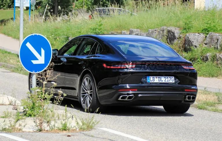 Porsche Panamera 2021 - Foto spia 02-08-2019 - 10