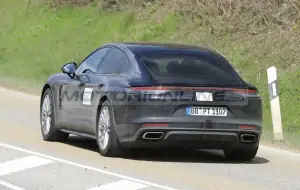Porsche Panamera 2022 - Foto spia 12-05-2021