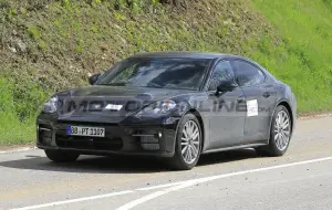 Porsche Panamera 2022 - Foto spia 12-05-2021