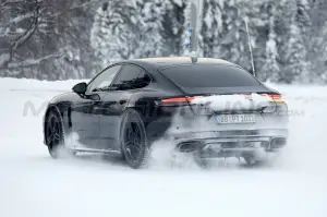 Porsche Panamera 2024 - Foto Spia 07-01-2022 - 10