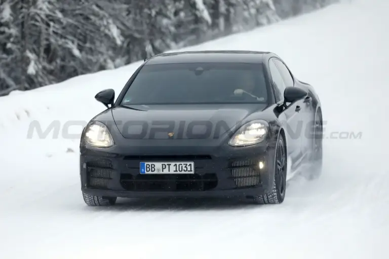 Porsche Panamera 2024 - Foto Spia 07-01-2022 - 6