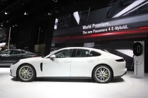 Porsche Panamera 4 E-Hybrid - Salone di Parigi 2016 - 3