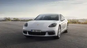 Porsche Panamera 4 E-Hybrid - 1