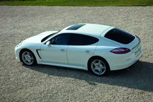 Porsche Panamera Diesel 2011