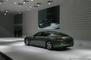 Porsche Panamera Hybrid Ginevra 2011 - 12