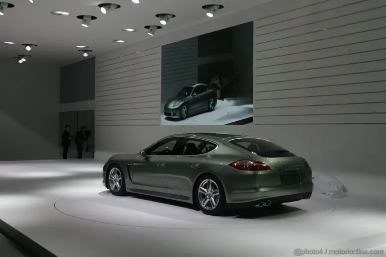 Porsche Panamera Hybrid Ginevra 2011 - 12