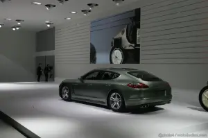 Porsche Panamera Hybrid Ginevra 2011 - 13