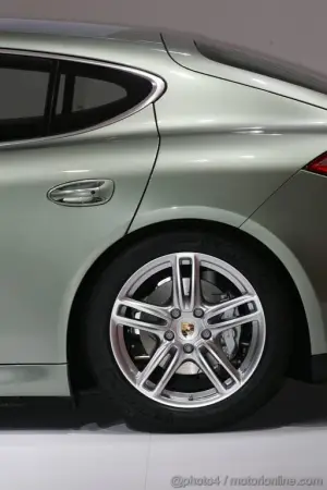 Porsche Panamera Hybrid Ginevra 2011 - 17