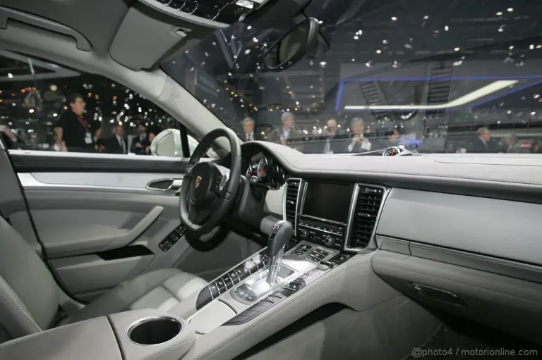 Porsche Panamera Hybrid Ginevra 2011 - 20