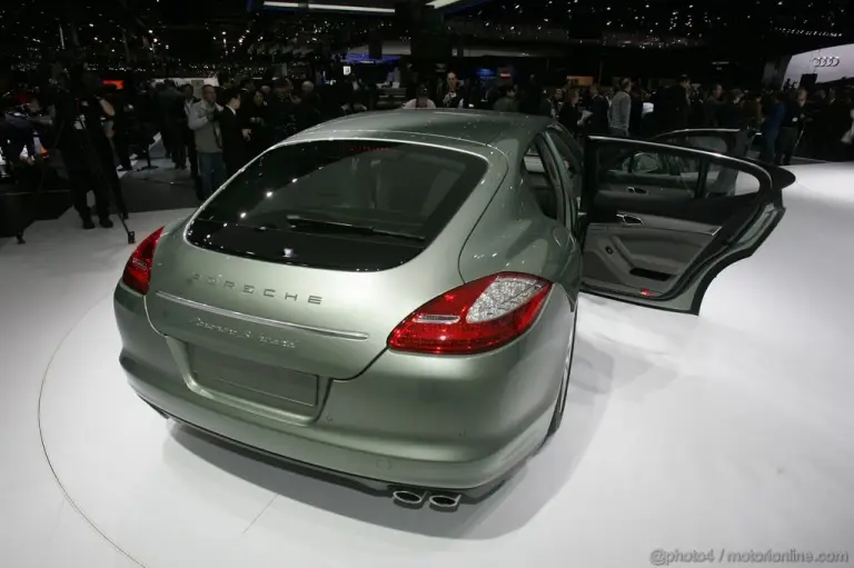 Porsche Panamera Hybrid Ginevra 2011 - 22