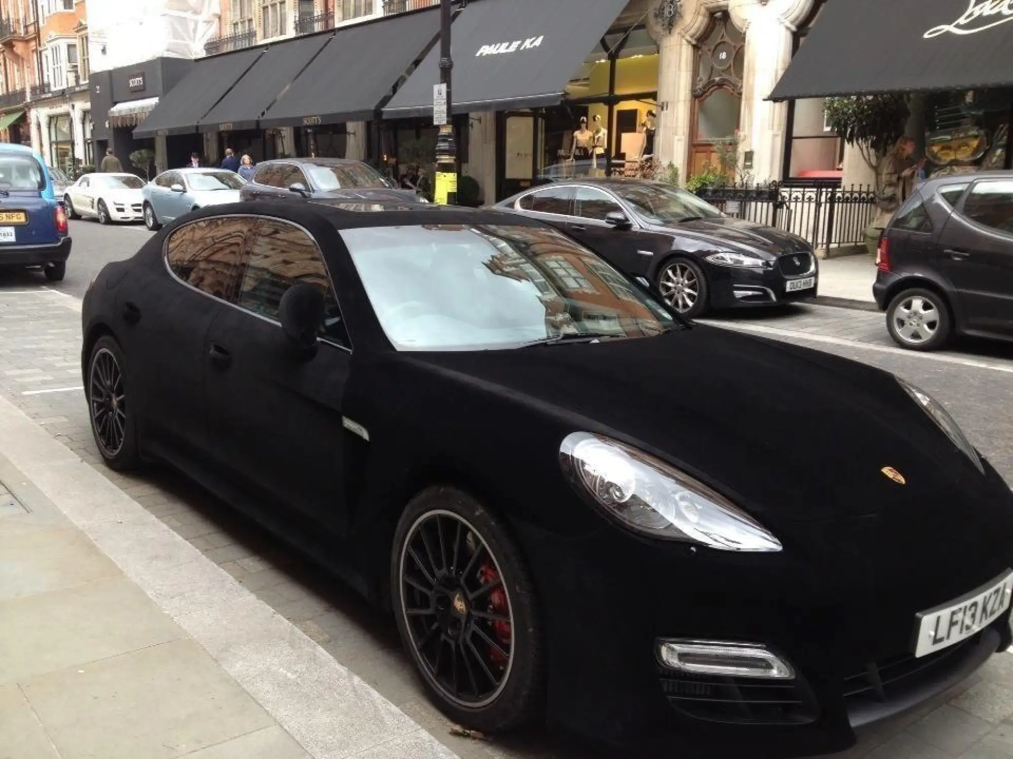 Porsche Panamera in velluto - 1