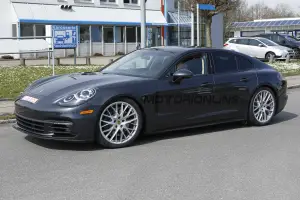 Porsche Panamera MY 2017 - Foto spia 01-04-2016