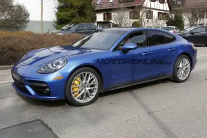 Porsche Panamera MY 2017 - Foto spia 01-04-2016 - 2