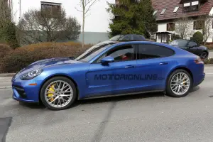 Porsche Panamera MY 2017 - Foto spia 01-04-2016
