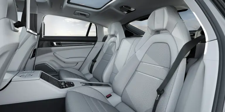 Porsche: Panamera Turbo Executive, Panamera 4 E-Hybrid Executive, Panamera 4S Executive, Panamera 4 Executive - 5
