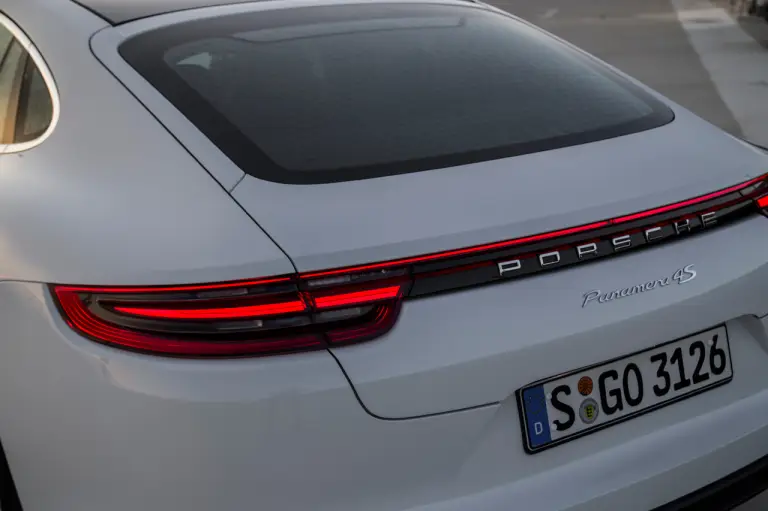 Porsche Panamera - primo contatto - 47