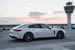 Porsche Panamera - primo contatto - 60