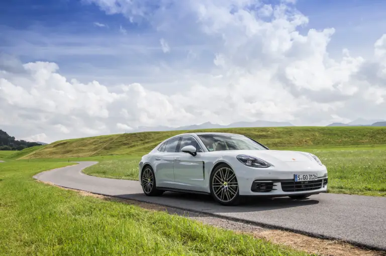 Porsche Panamera - primo contatto - 118