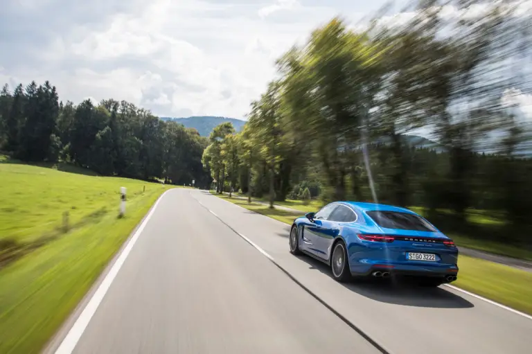 Porsche Panamera - primo contatto - 216