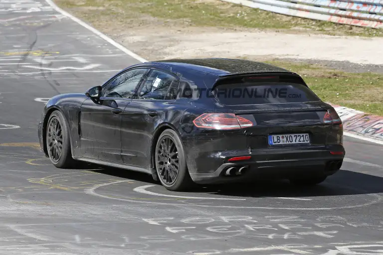 Porsche Panamera Shooting Brake - Foto spia 13-04-2016 - 6