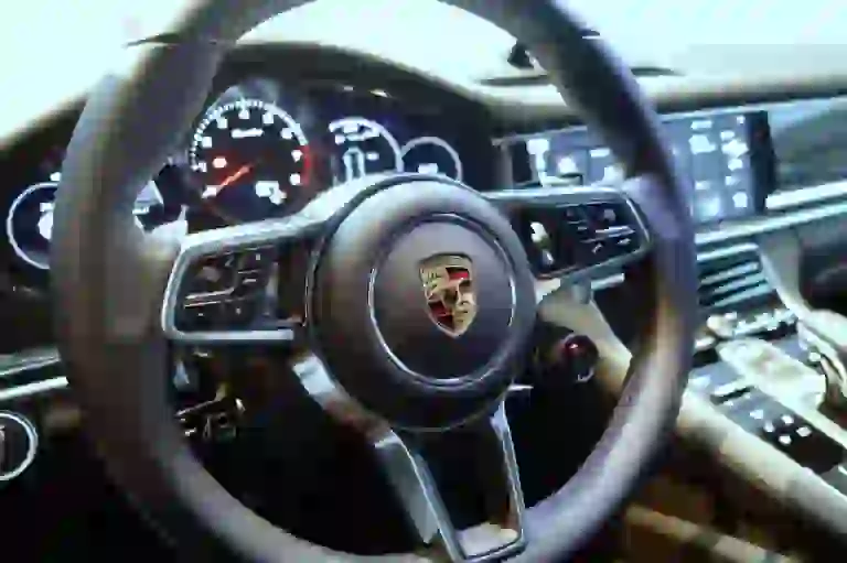 Porsche Panamera Sport Turismo - anteprima italiana - 11