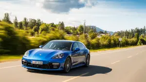 Porsche Panamera Sport Turismo e Turbo S E-Hybrid