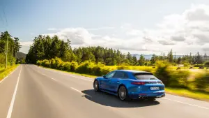 Porsche Panamera Sport Turismo e Turbo S E-Hybrid