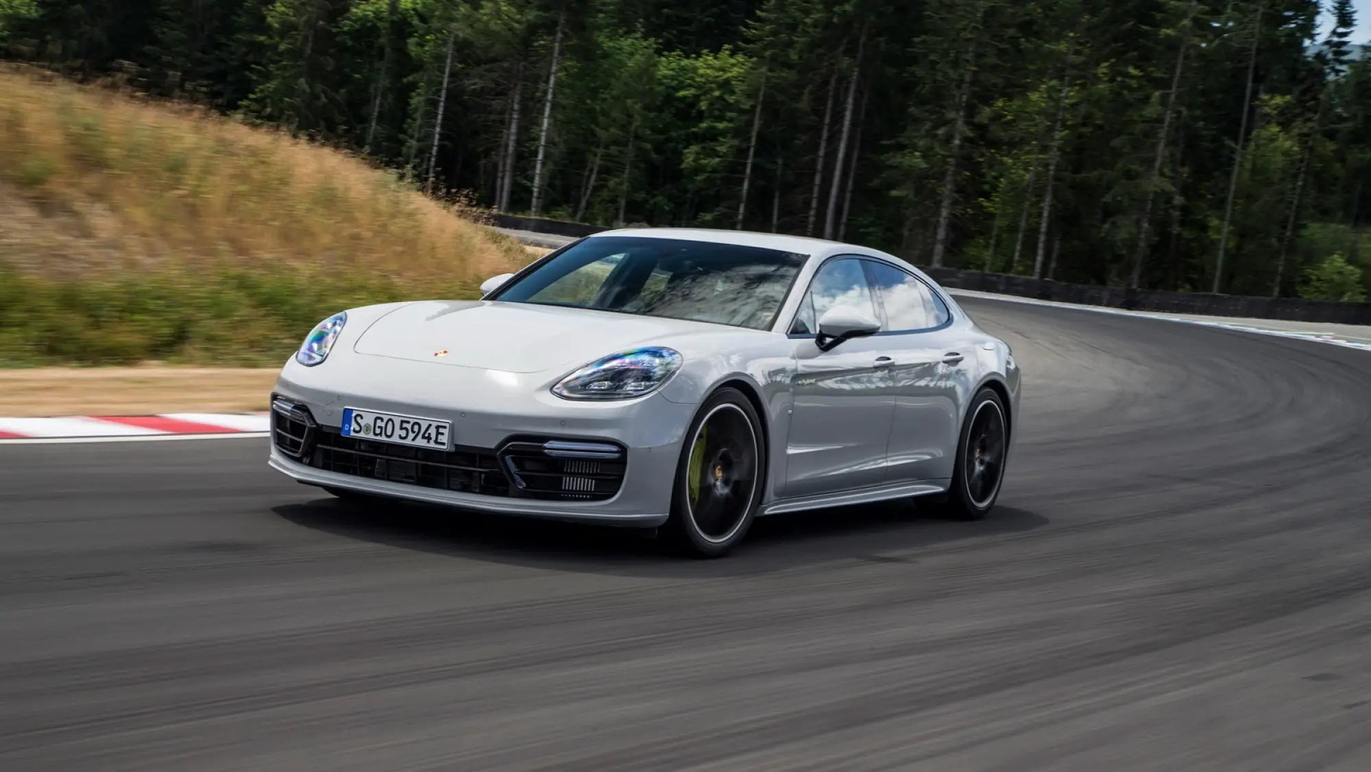 Porsche Panamera Sport Turismo e Turbo S E-Hybrid - 21