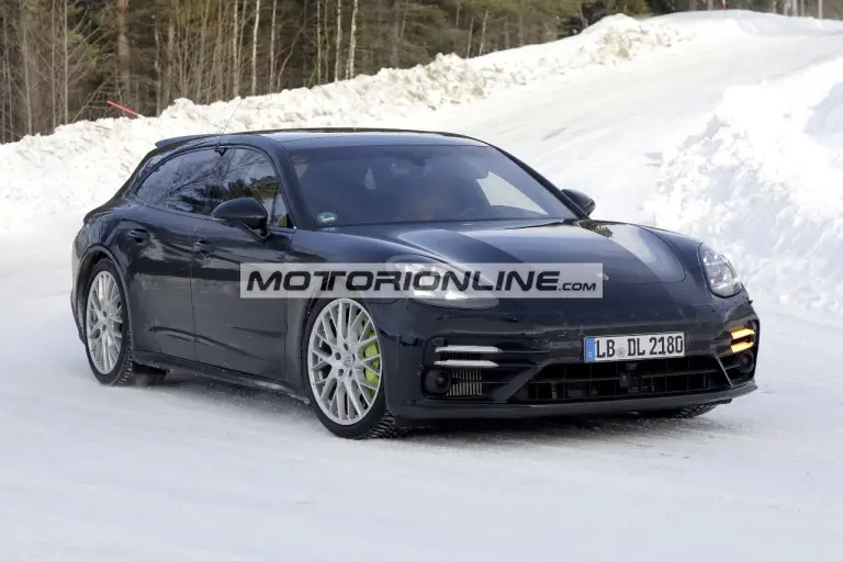 Porsche Panamera Sport Turismo facelift - Foto spia 31-3-2020 - 2