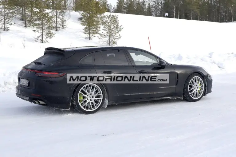 Porsche Panamera Sport Turismo facelift - Foto spia 31-3-2020 - 7