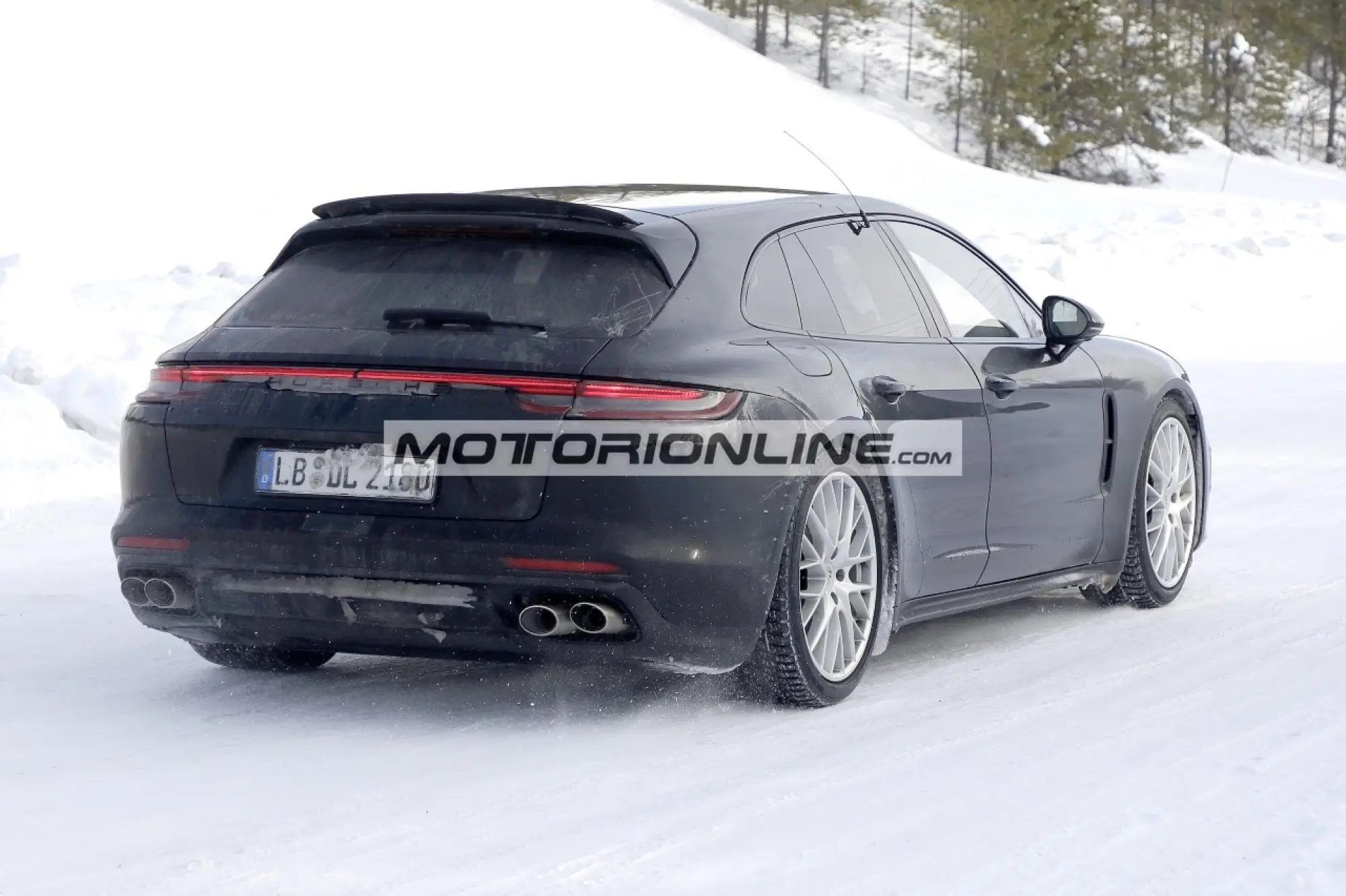 Porsche Panamera Sport Turismo facelift - Foto spia 31-3-2020 - 9