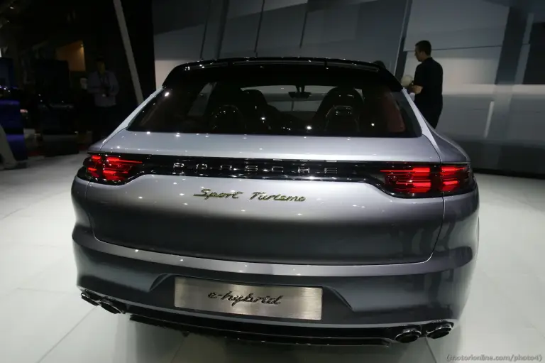 Porsche Panamera Sport Turismo (Foto Live) - Salone di Parigi 2012 - 11