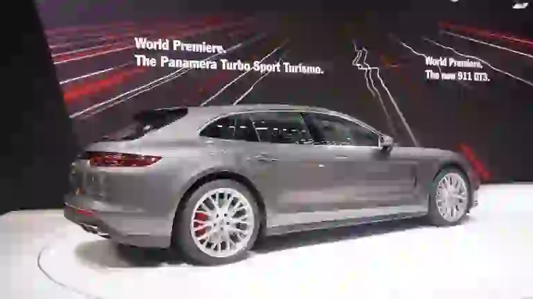 Porsche Panamera Sport Turismo - Salone di Ginevra 2017 - 14