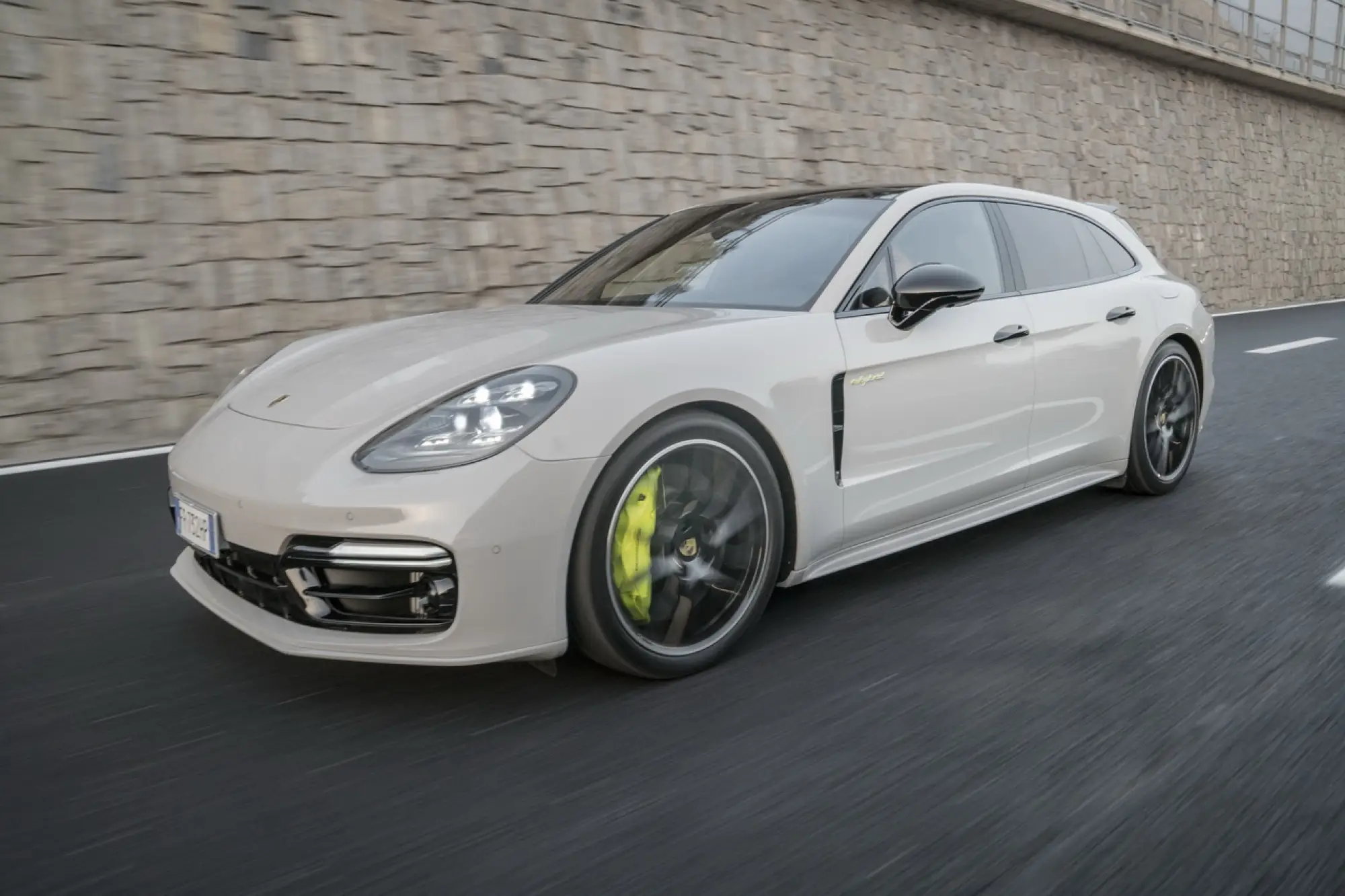Porsche Panamera Sport Turismo Turbo S E-Hybrid - Prova su strada 2018 - 9