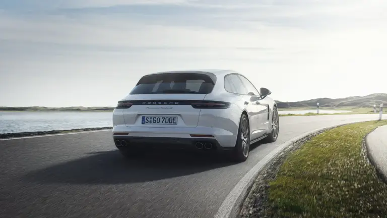 Porsche Panamera Turbo S E-Hybrid Sport Turismo - 3