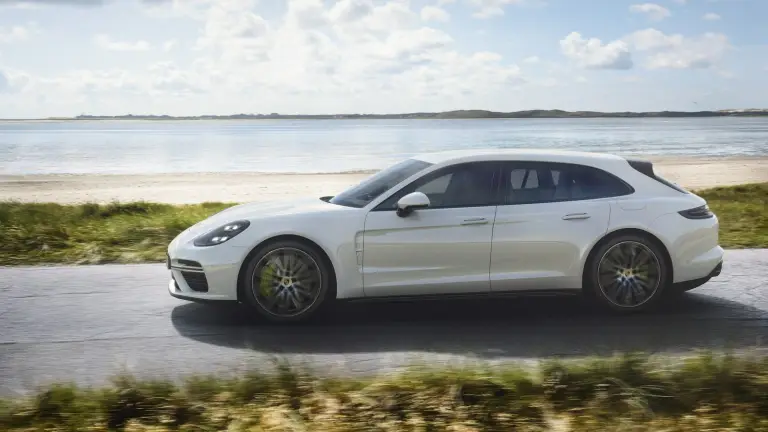 Porsche Panamera Turbo S E-Hybrid Sport Turismo - 4