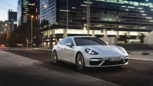 Porsche Panamera Turbo S E-Hybrid - 1