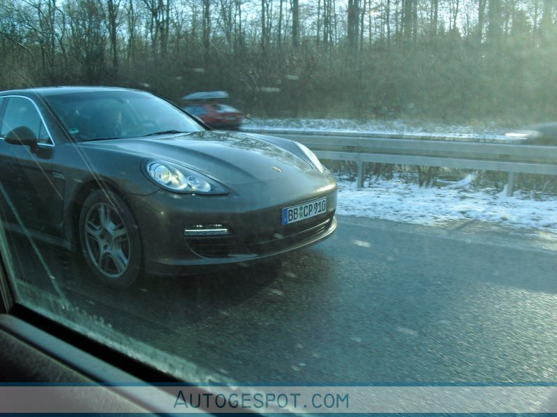 Porsche Panamera V6: foto spia