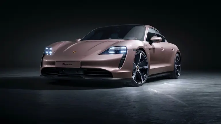 Porsche Taycan 2021 - Foto ufficiali - 5